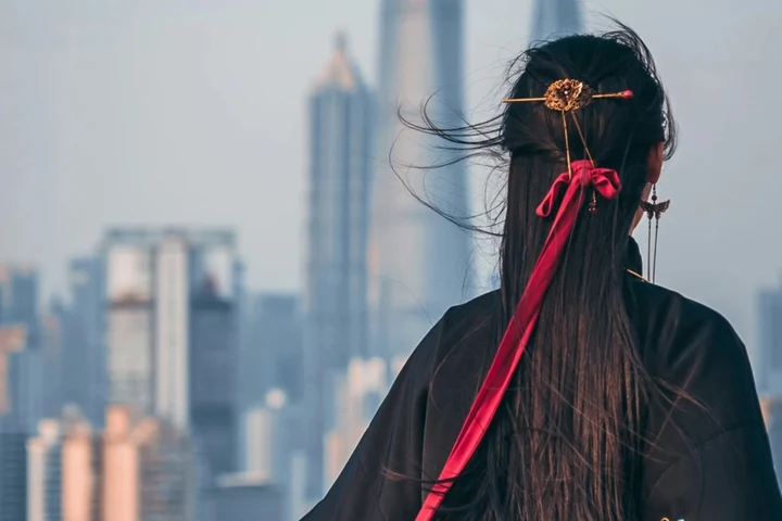 排列有序的数据图表氛围，呼应严谨的筛选标准