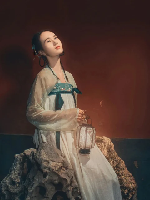 女娲石短剧海报